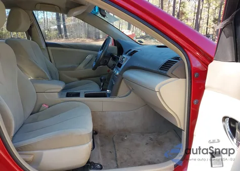 2008 Toyota Camry Le z USA, uszkodzony, nr VIN 4T1BE46K68U195256